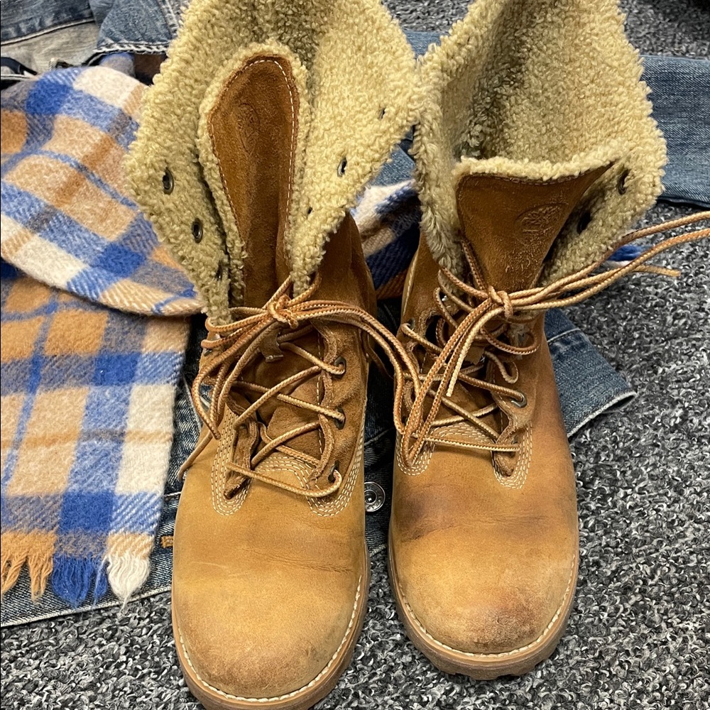 Timberland Wheat Leather Shearling Lined Boots Women’s US 3.5 (Fits 6)